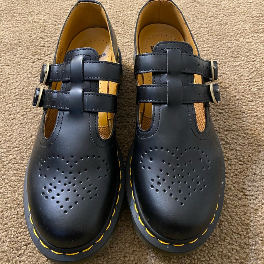Dr. Martens Mary Janes double T strap black leather-brand new never worn